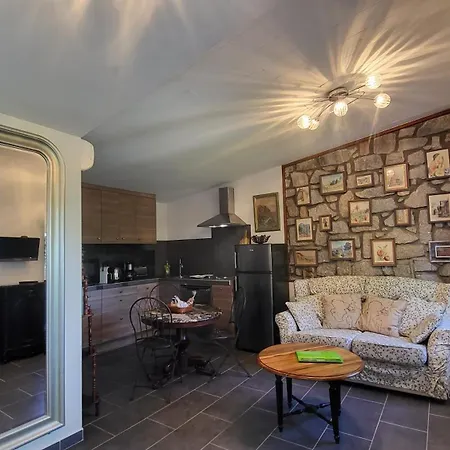 Apartment Di A Serra