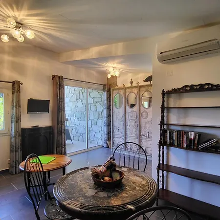 Di A Serra 아파트 칼비